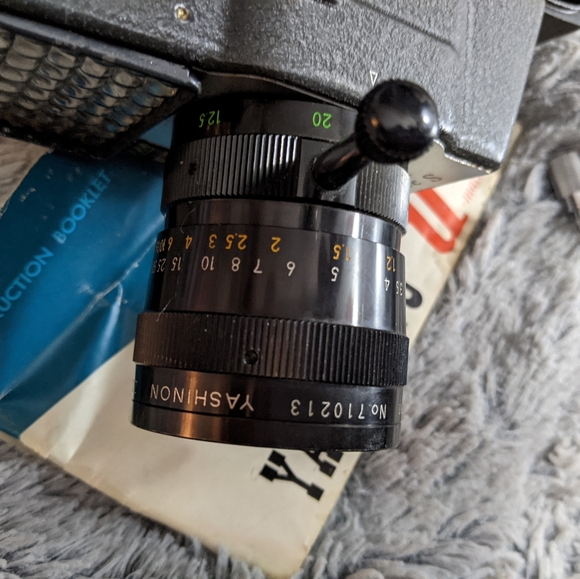 Yashica 8 1961 Home movie Camera - Picture 9 of 14